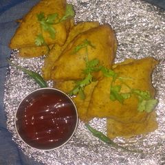 Roti pakoda A picture of Roti pakoda.