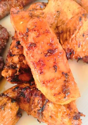 Une photo de Poulet mariné (four ou barbecue)
