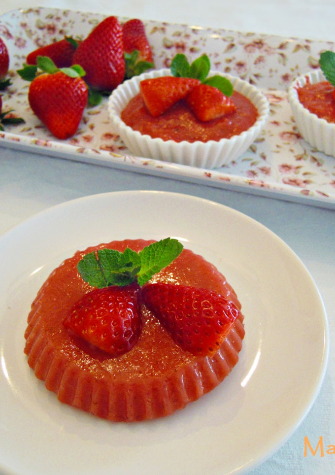 Una foto de Espuma cremosa de fresas