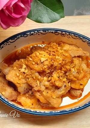 Hình của món Tôm thịt rang tỏi.
