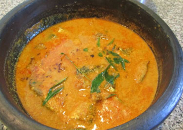 Kerala Style Fish Curry using green mangoes or kodampuli