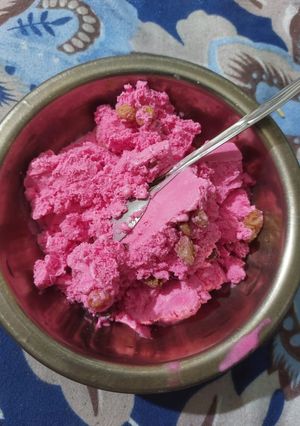 रोज़ किशमिश आइसक्रीम (rose kishmish ice cream recipe in Hindi) रेसिपी मुख्य फोटो
