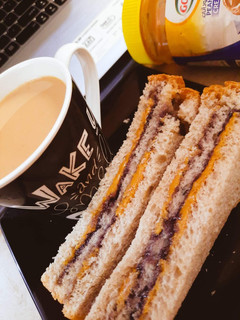 A picture of Peanut Butter and Jelly Sandwich.