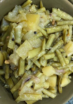 A picture of Cluster bean curry with raw mango.