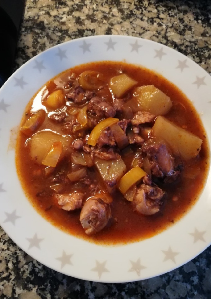 Una foto de Guiso de pulpo con patatas