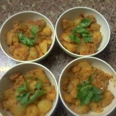 A picture of My first shogog Khatsa (A Tibetan spicy potato).