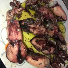 Una foto de Chipirones en salsa verde