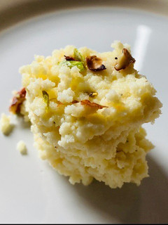 A picture of Milk cake.