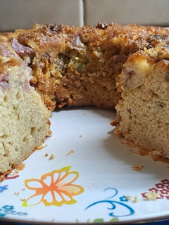 Una foto de Budín húmedo de uvas y kiwis sin manteca
