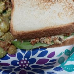 A picture of Tuna Salad Avocado Sandwiches.