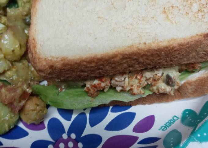 How to Prepare Super Quick Homemade Tuna Salad Avocado Sandwiches