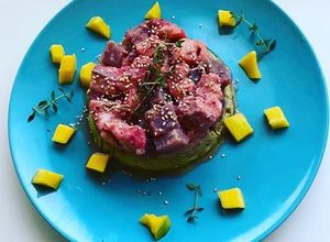 Foto de Tártaro de Salmão e Atum com base de abacate