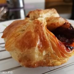 Sambal Burger Puff Pastry A picture of Sambal Burger Puff Pastry.