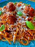 Espaguetis con albondigas