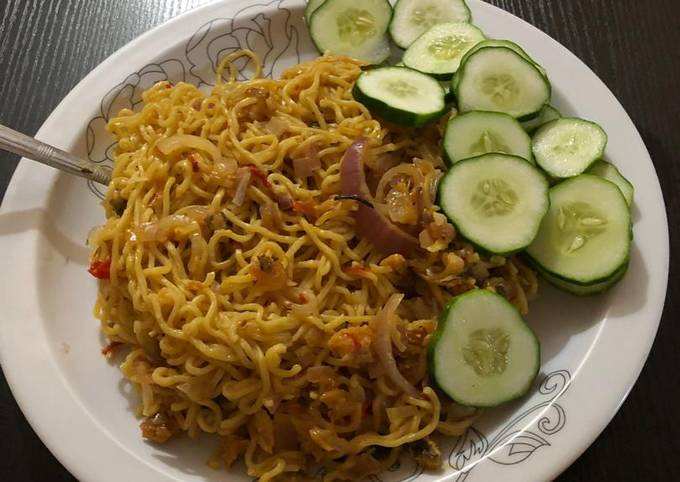 Indomie wit cucumber Recipe by maryam shuaib - Cookpad