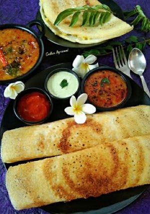 मसाला डोसा (Masala Dosa recipe in Hindi) रेसिपी मुख्य फोटो
