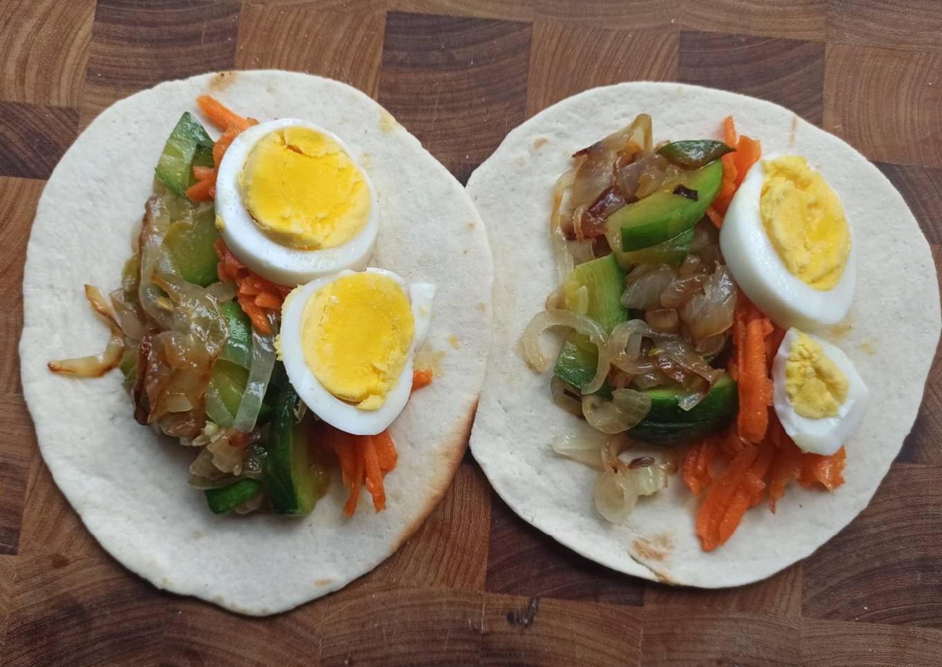 Fajitas rápidas de vegetales y huevo