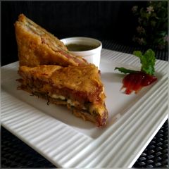 Cheesy Sandwich Pakora A picture of Cheesy Sandwich Pakora.