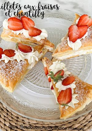 Une photo de Feuilletés aux fraises et chantilly