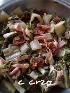 Una foto de Acelgas con chorizo y bacon