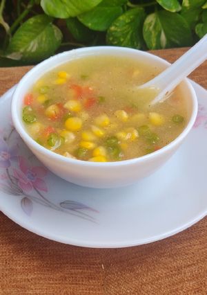 A picture of Restaurant Style Sweetcorn Soup.