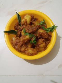 தம் ஆலு (Dum aloo recipe in tamil) செய்முறை முக்கிய புகைப்படம்