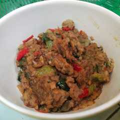 A picture of Sambal tempe.
