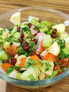 वेज एन्ड फ्रूट सलाद (Veg and fruit salad recipe in hindi) रेसिपी मुख्य फोटो