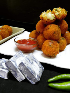 உருளைக்கிழங்கு சீஸ் பால்ஸ் செய்முறை முக்கிய புகைப்படம்