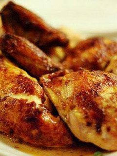 Una foto de Pollo de campo con vinagreta de miel y oliva