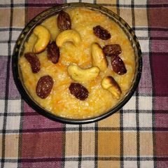 A picture of Apple carrot suji kesari.