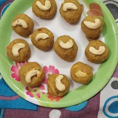 Rava sooji Ladoos A picture of Rava sooji Ladoos.