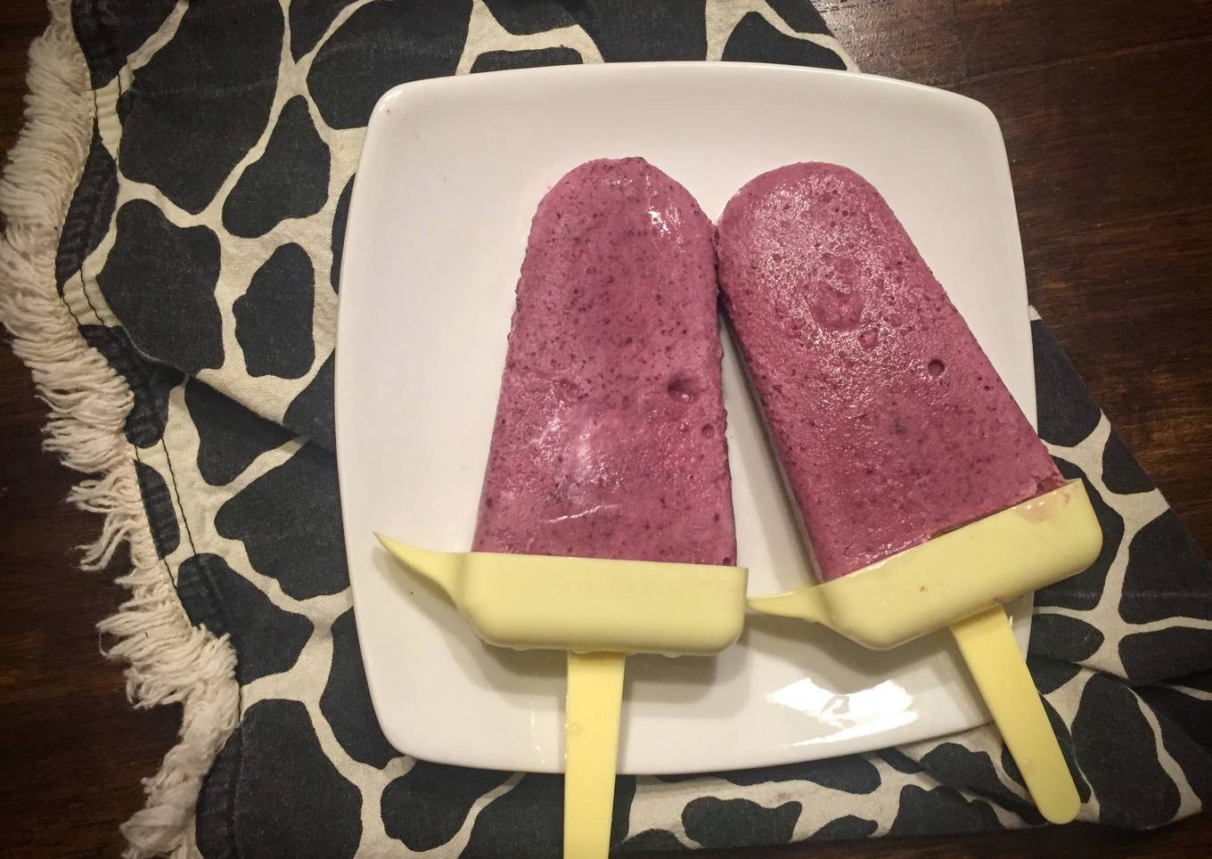 2 Ingredient Blueberry Greek Yogurt Pops