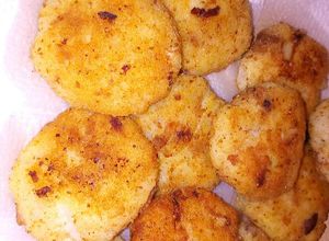 Una foto de Tortitas de patata con pollo deshebrado