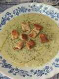 Crema de merluza, calabacín y col