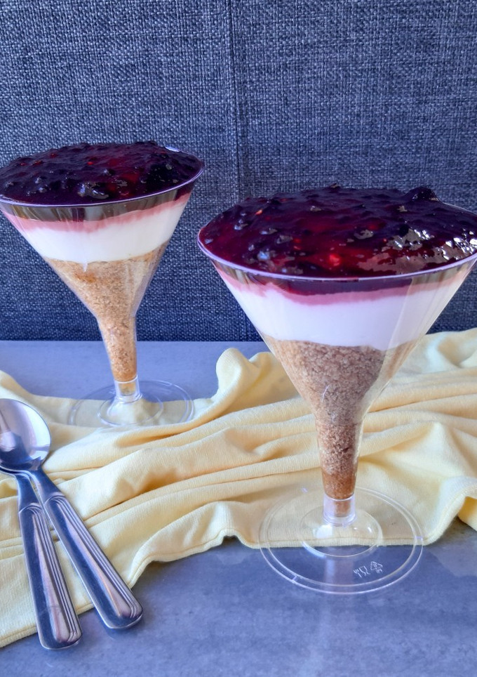 Φωτογραφία της συνταγής Cheesecake στο ποτήρι ελαφρύ και γρήγορο