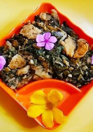মুসুর ডালের বড়া দিয়ে মূলো শাক ভাজা (muli saag bhaja recipe in Bengali) রেসিপির প্রধান ছবি