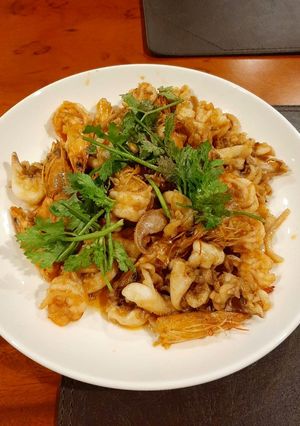 รูปของ กุ้ง หมึก กระเทียมพริกไทย
