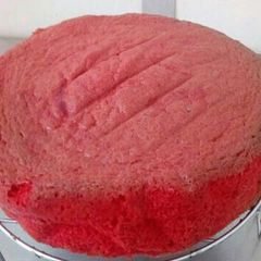 A picture of Red velvet sponge cake.