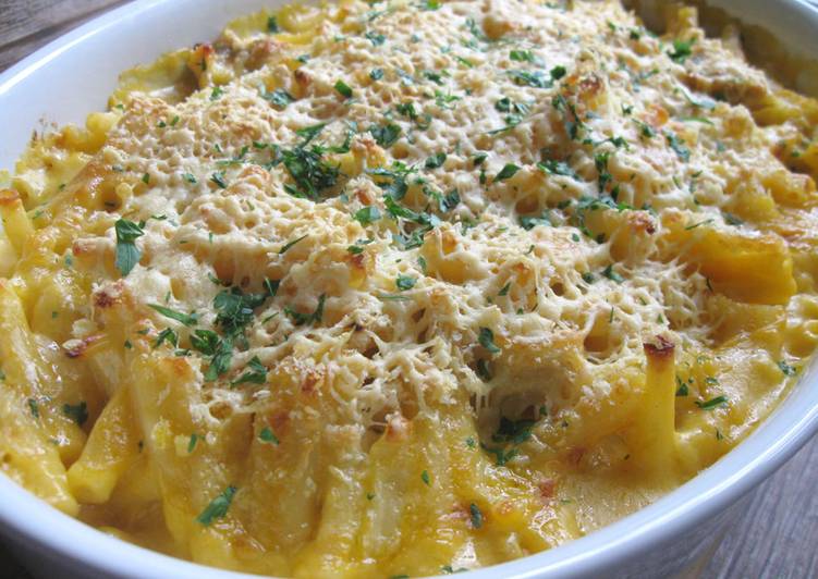 Simple Way to Prepare Ultimate Chicken &amp; Macaroni Cheese Bake