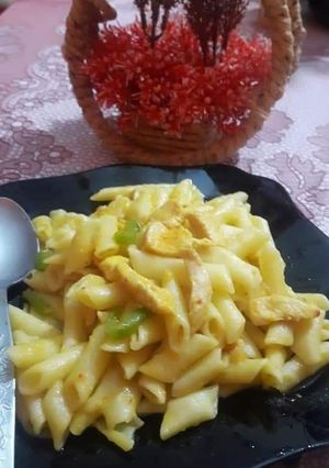 A picture of White sauce pasta.