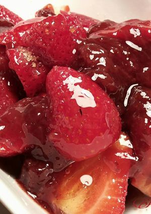 Foto principal de Fresas con confitura de fresas caseras y miel
