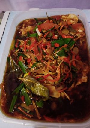 Foto resep Telur ceplok kuah kecap pedas