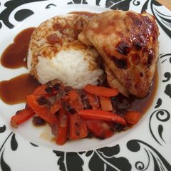 Chicken thigh with lemon hinted jasmine rice A picture of Chicken thigh with lemon hinted jasmine rice.