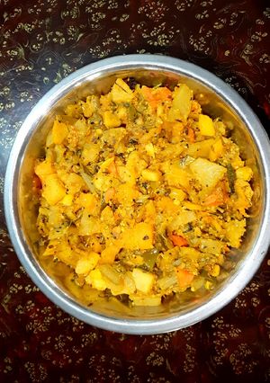 নারকেল দিয়ে নিরামিষ সবজি রেসিপির প্রধান ছবি