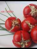 Fiori di pomodori con mousse di tonno