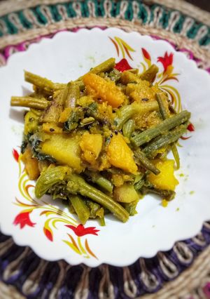 কুমড়ো শাকের তরকারি রেসিপির প্রধান ছবি