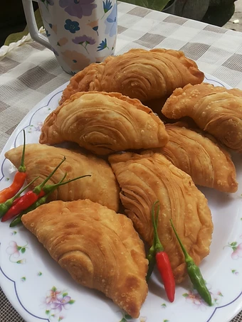 Langkah Mudah untuk Menyiapkan Resep Pastel Lapis Isi Ayam yang Bikin Ngiler Anti Ribet, Mantap Sekali