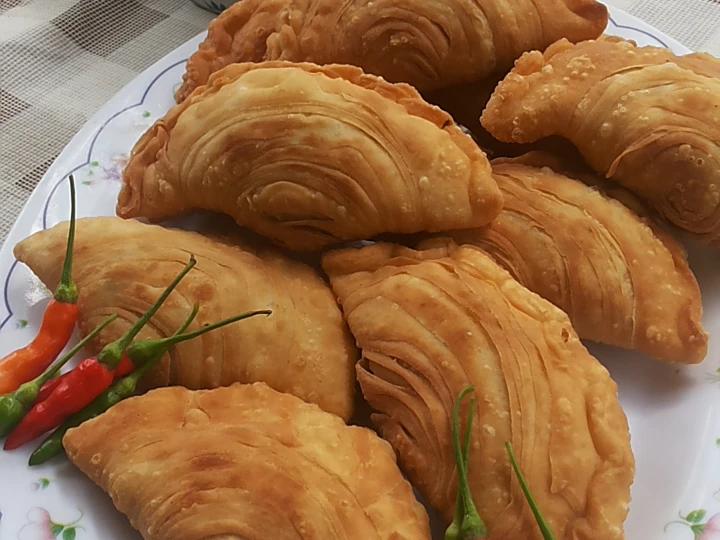 Langkah Mudah untuk Menyiapkan Resep Pastel Lapis Isi Ayam yang Bikin Ngiler Anti Ribet, Mantap Sekali