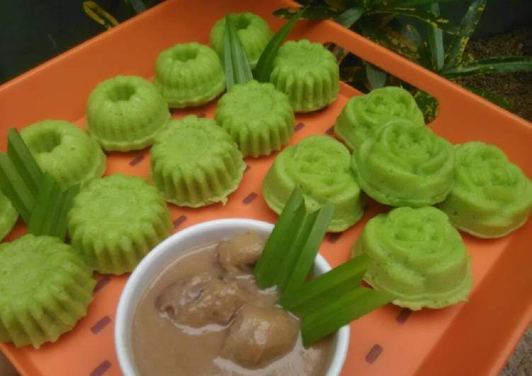 Cara Gampang Menyiapkan Apem pandan cocol kinca durian, Lezat